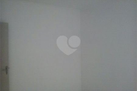 Apartamento à venda com 2 quartos em Vila Perracini, Poá, SP