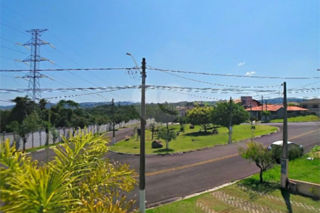 Casa à venda com 3 suítes no condomínio Terras de São Francisco, Vinhedo - SP