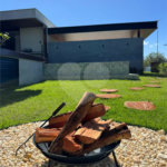 Casa à venda com 4 suítes no condomínio Florais da Mata, Várzea Grande - MT
