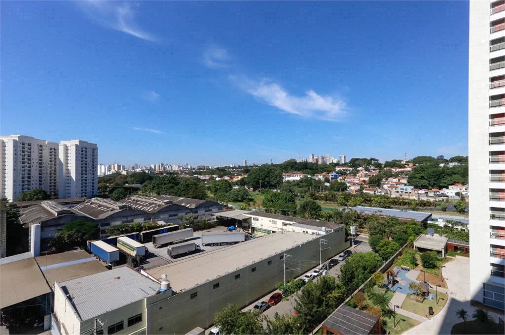 Apartamento à venda com 3 quartos, sendo 1 suíte, em Vila Anastácio, São Paulo, SP