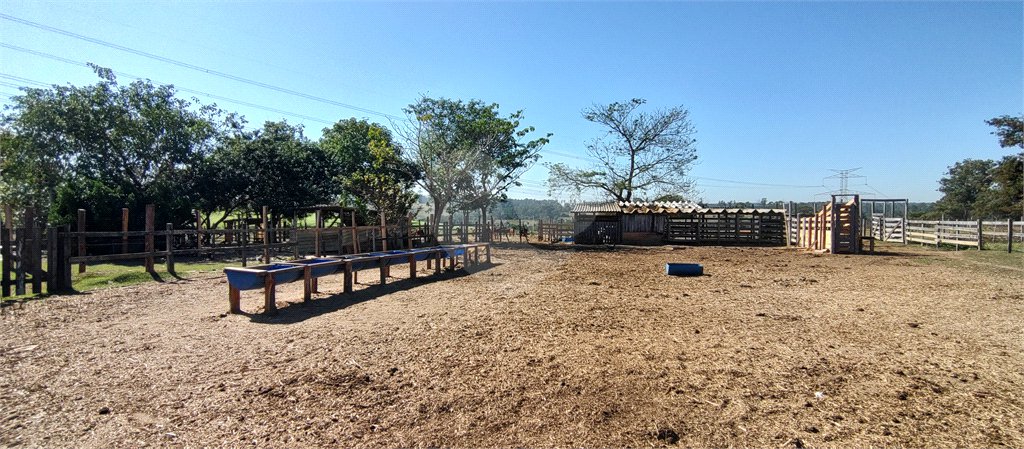 Sítio à venda com 2 suítes em Buru, Salto, SP