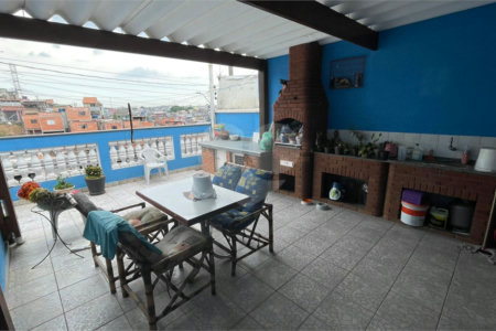 Sobrado à venda com 3 quartos em Jardim Laila, Embu das Artes, SP
