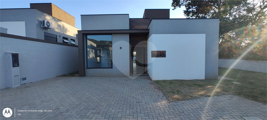 Casa à venda com 3 suítes no condomínio Reserva Ybyra, Atibaia - SP
