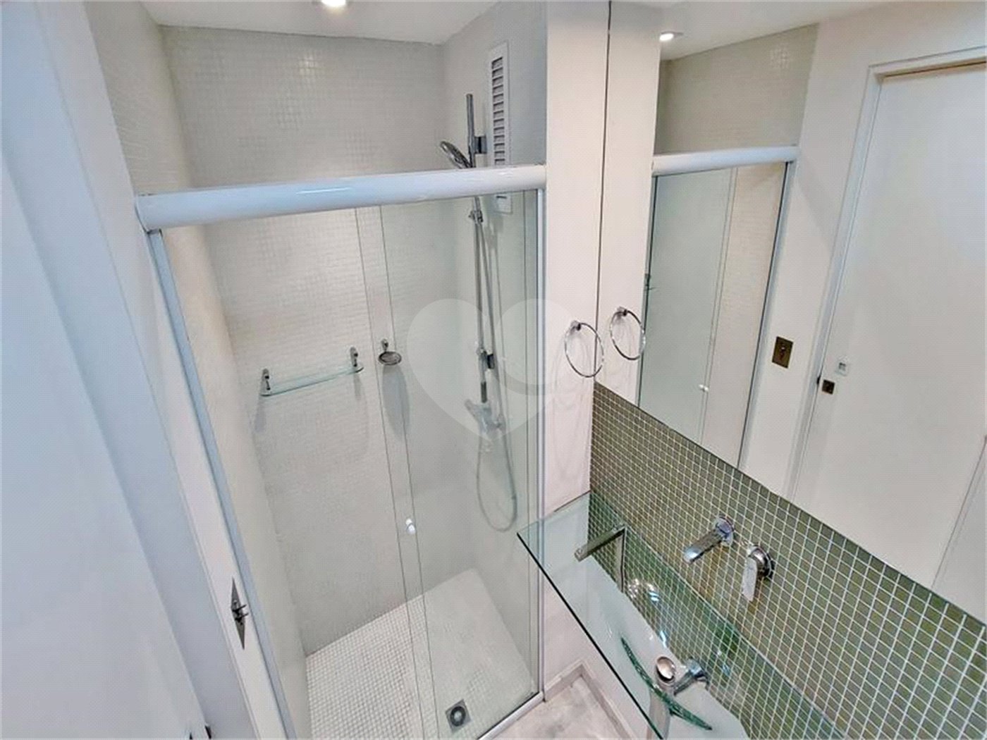 Apartamento à venda com 1 suíte em Jardim das Acácias, São Paulo, SP