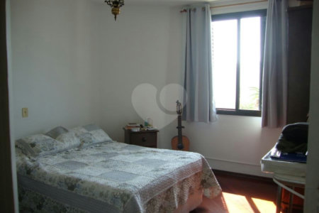 Apartamento à venda com 3 quartos, sendo 1 suíte,  em Pinheiros, São Paulo, SP