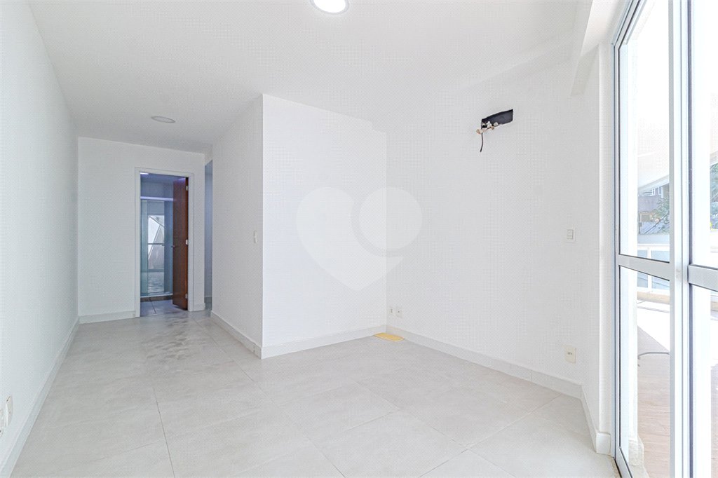 Apartamento à venda com 3 quartos, sendo 2 suítes, em Lagoa, Rio de Janeiro, RJ