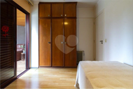 Apartamento à venda com 3 quartos, sendo 1 suíte, em Vila Hamburguesa, São Paulo, SP