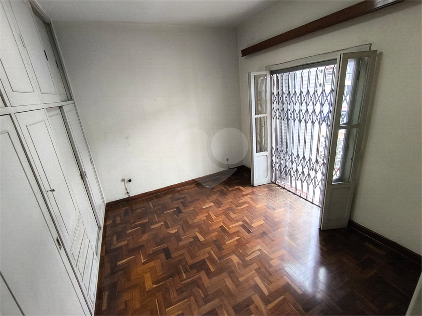 Sobrado à venda com 5 quartos, sendo 1 suíte, em Jardim Trussardi, São Paulo, SP