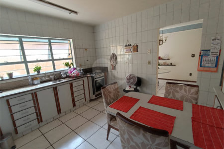 Casa à venda com 6 quartos, sendo 2 suítes, no Centro, Itapetininga, SP