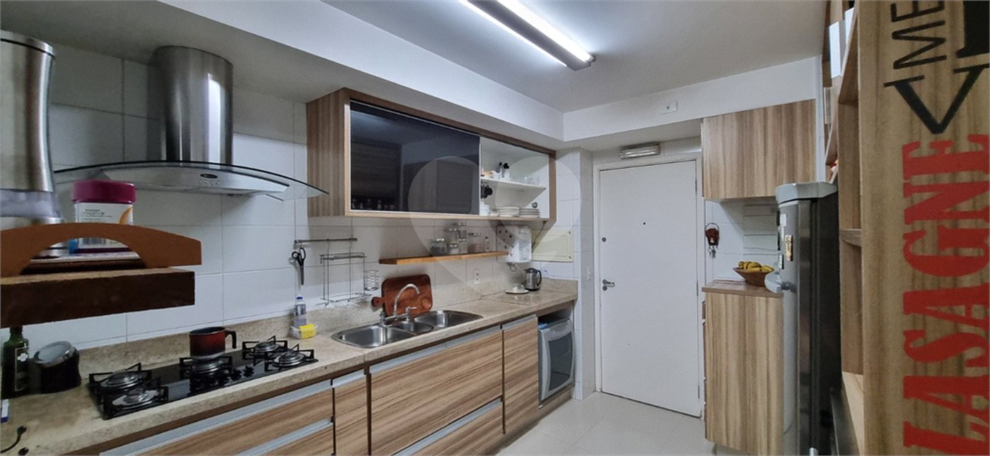 Apartamento à venda com 3 suítes em Jardim Londrina, São Paulo, SP