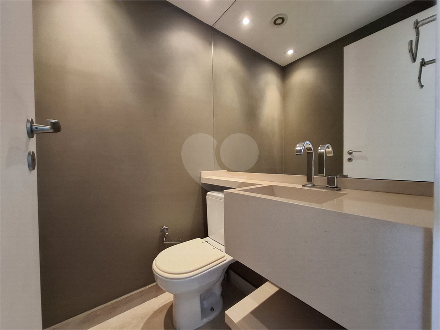 Apartamento à venda com 3 suítes em Vila Ipojuca, São Paulo, SP