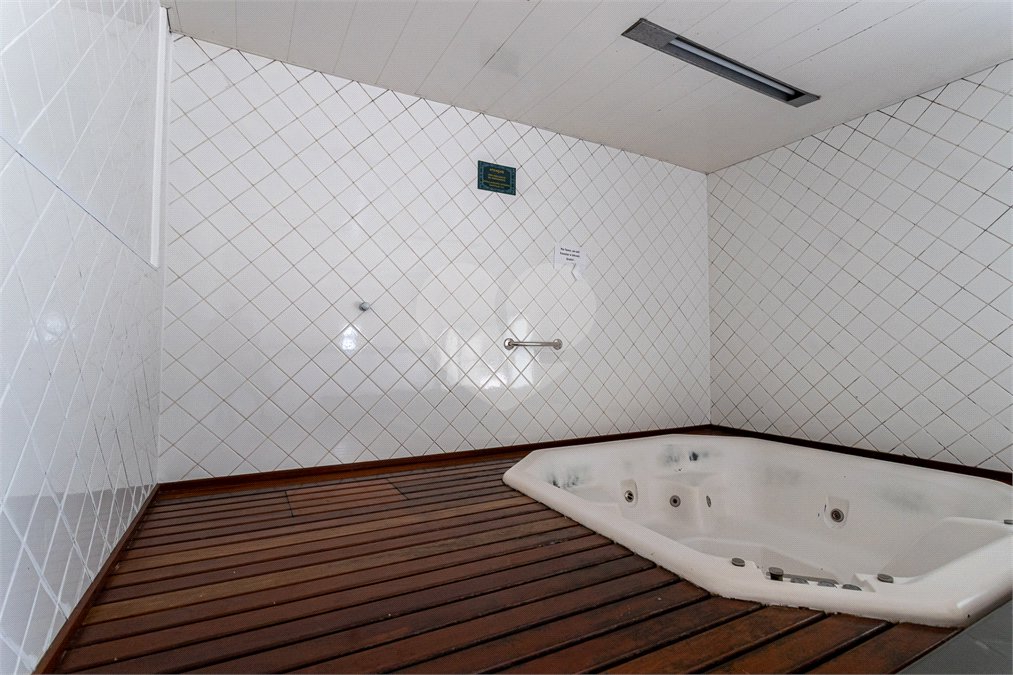Apartamento à venda com 3 quartos, sendo 1 suíte, em Santo Amaro, São Paulo, SP