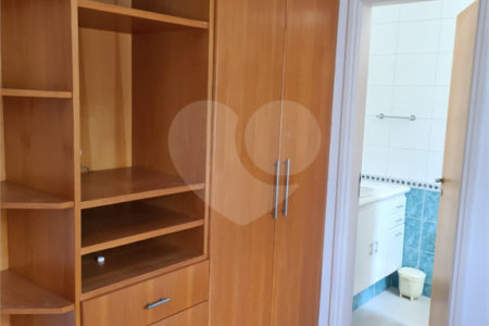 Casa à venda com 6 quartos, sendo 4 suítes, no condomínio Jardim Paulista I, Vinhedo - SP