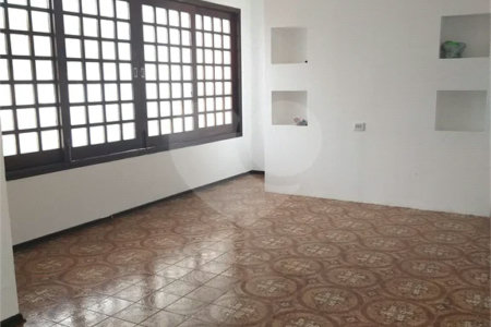 Casa à venda com 4 quartos, sendo 1 suíte,  no Centro, Vinhedo, SP