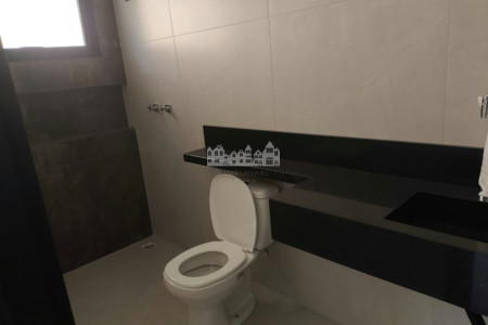 Casa à venda com 5 quartos, sendo 3 suítes, no condomínio Figueira Garden, Atibaia - SP
