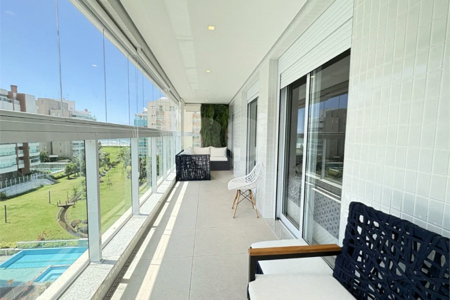 Apartamento à venda com 3 suítes em Riviera de São Lourenço, Bertioga, SP