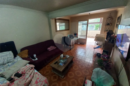Sobrado à venda com 3 quartos, sendo 1 suíte, em Jardim Helga, São Paulo, SP