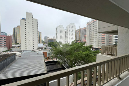 Apartamento à venda com 3 suítes em Moema, São Paulo, SP