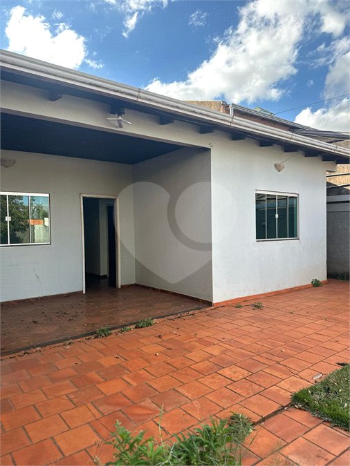 Casa à venda com 2 quartos em Jardim das Rosas, Ponta Porã, MS