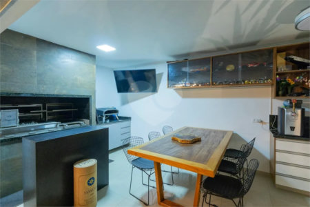 Sobrado à venda com 4 quartos, sendo 3 suítes,  em Brooklin, São Paulo, SP