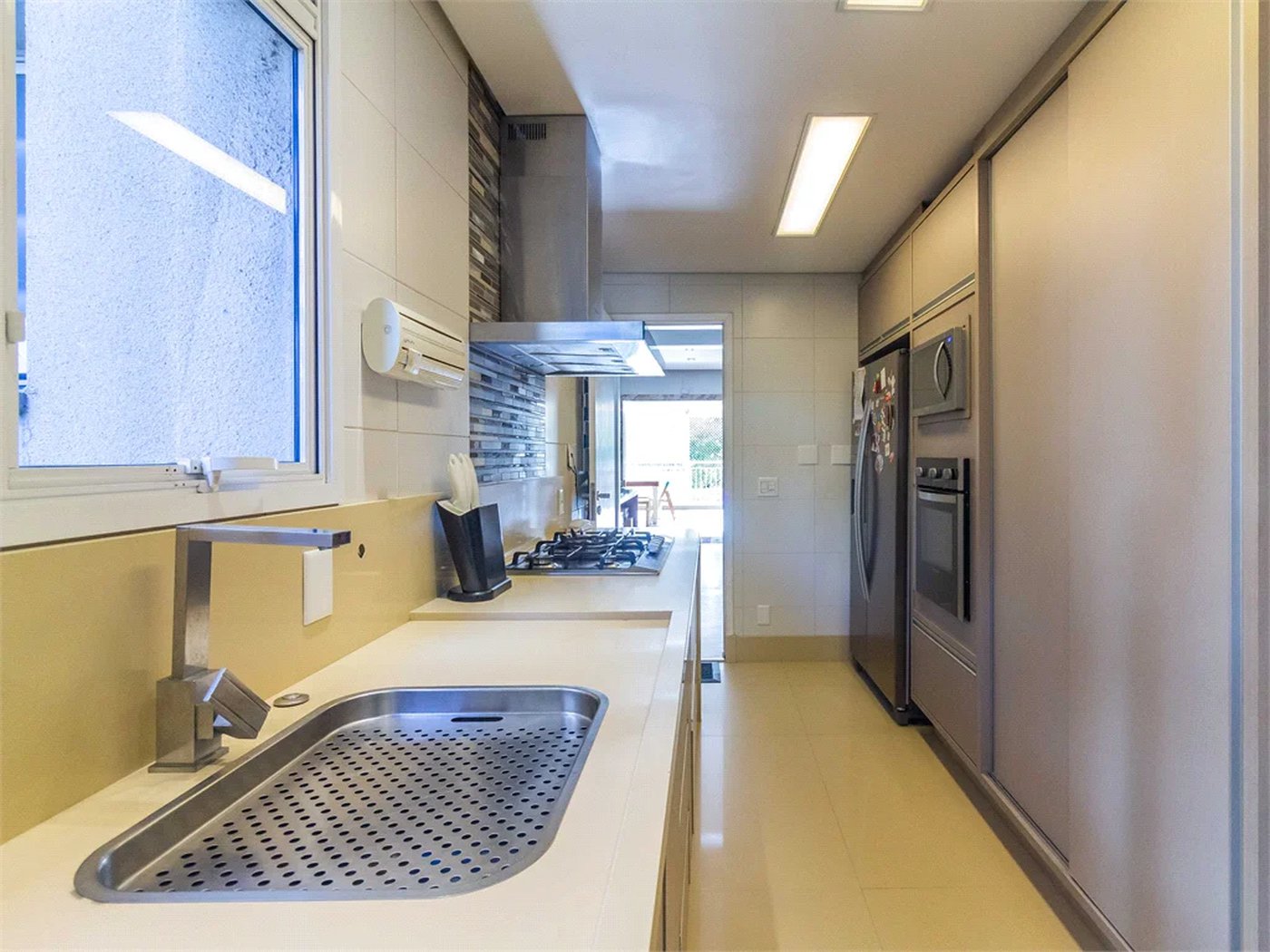Apartamento à venda com 3 suítes em Vila Cordeiro, São Paulo, SP