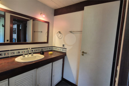 Casa em condomínio à venda com 4 quartos, sendo 3 suítes,  em Geribá, Armação dos Búzios, RJ