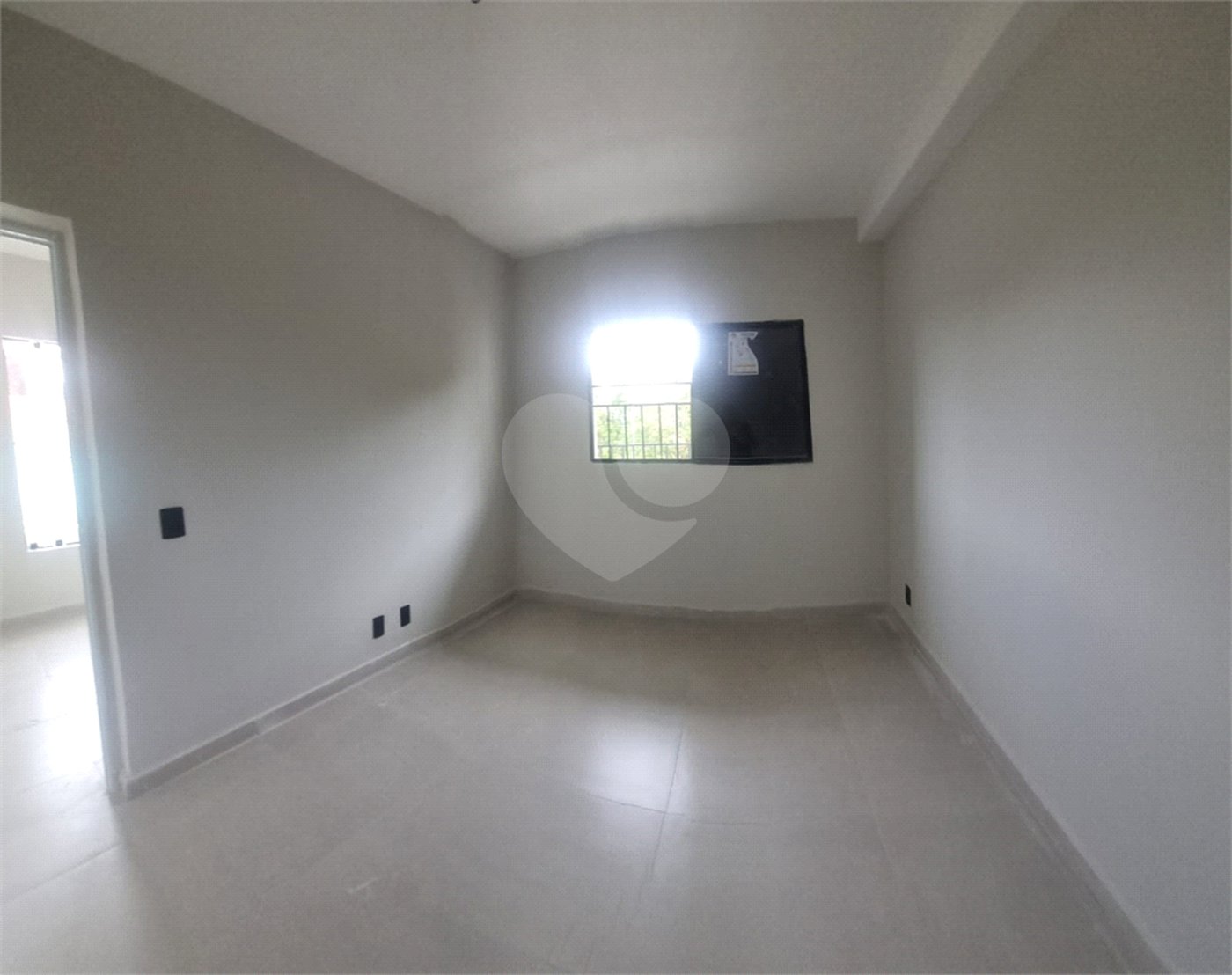 Casa de Vila à venda com 2 quartos em Jardim das Azaléias, Sorocaba, SP