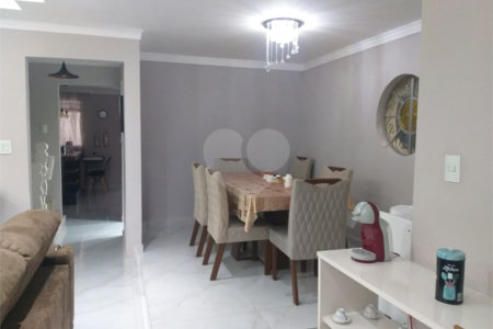Sobrado à venda com 3 quartos, sendo 1 suíte, em Vila Galvão, Guarulhos, SP