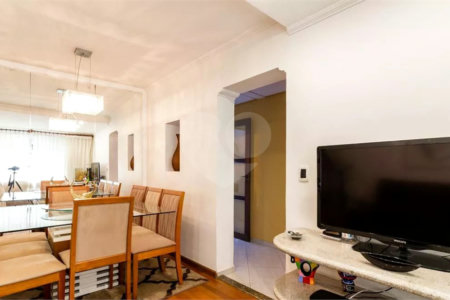 Casa à venda com 3 quartos, sendo 1 suíte, em Vila Olímpia, São Paulo, SP