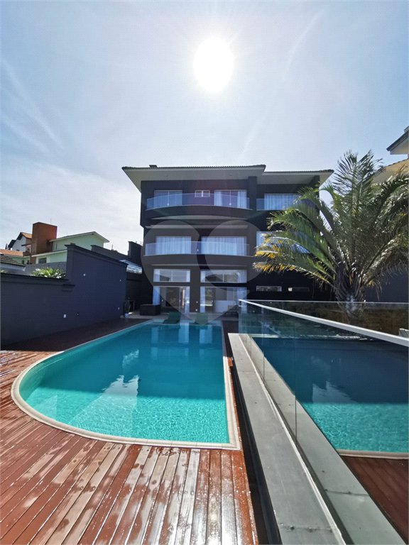 Casa à venda ou para alugar com 4 suítes em Parque dos Príncipes, São Paulo, SP