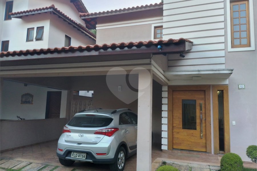 Casa à venda com 4 quartos, sendo 3 suítes, no condomínio Da Serra, São Paulo - SP
