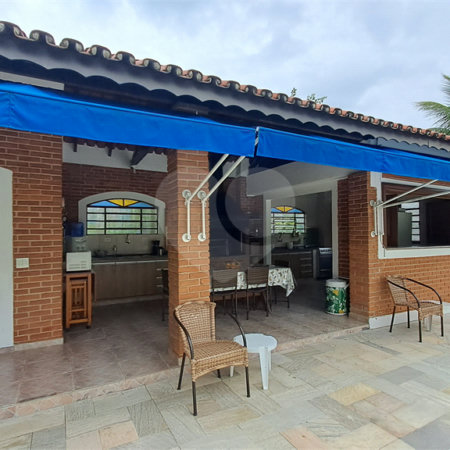Casa à venda com 3 quartos, sendo 1 suíte, no condomínio Residencial Vale das Laranjeiras, Indaiatuba - SP