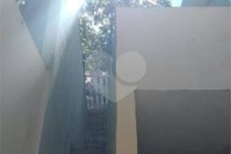 Casa Térrea à venda com 4 quartos, sendo 1 suíte,  em Vila Nivi, São Paulo, SP