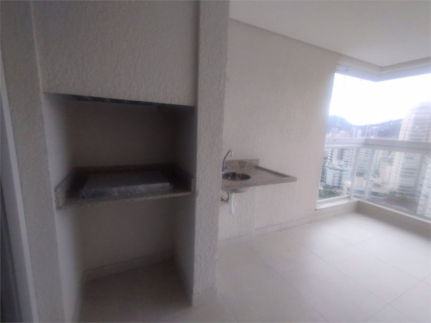 Apartamento Residencial à venda, Jardim Virginia, Guarujá - AP0274.