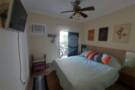 Apartamento à venda com 3 quartos, sendo 1 suíte,  em Enseada, Guarujá, SP