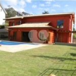 Casa à venda com 4 suítes no condomínio Suíça da Cantareira, Mairiporã - SP