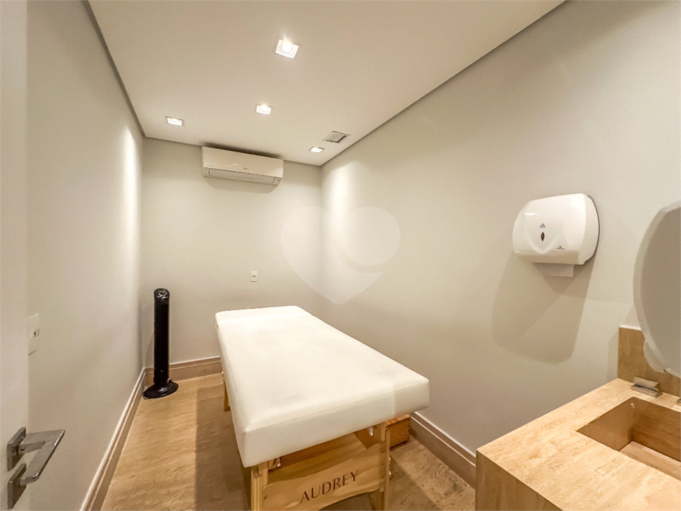 Apartamento à venda com 4 quartos, sendo 3 suítes, em Brooklin Paulista, São Paulo, SP