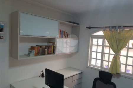 Sobrado à venda com 3 quartos, sendo 1 suíte, em Jardim Caravelas, São Paulo, SP