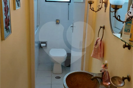 Casa à venda com 4 quartos, sendo 2 suítes, em Jardim São Caetano, São Caetano do Sul, SP