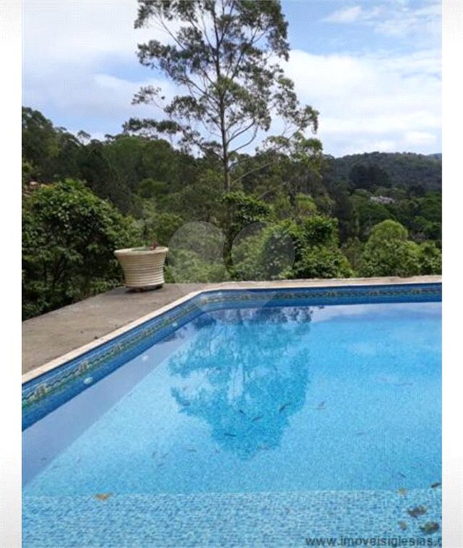 Sobrado à venda com 4 quartos, sendo 2 suítes, em Serra da Cantareira, Mairiporã, SP