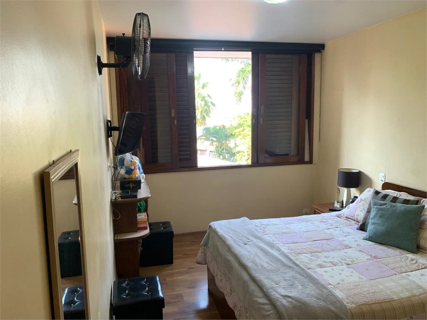 Casa à venda com 4 quartos, sendo 2 suítes, em Vila São Francisco, São Paulo, SP