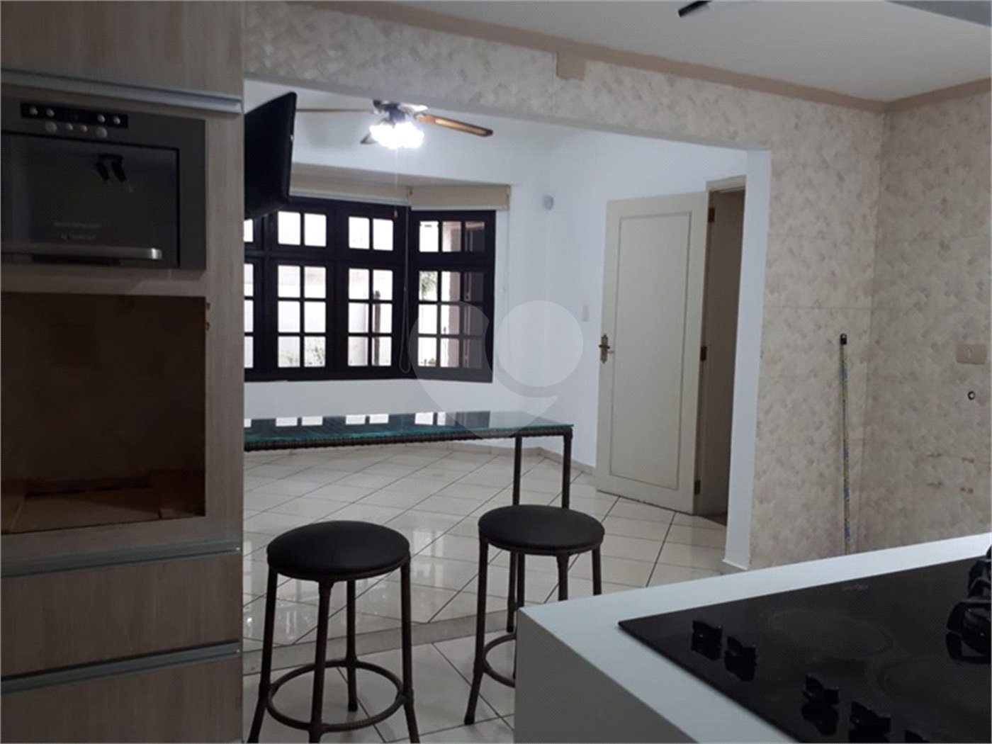 Sobrado à venda com 5 quartos, sendo 3 suítes, em Tremembé, São Paulo, SP
