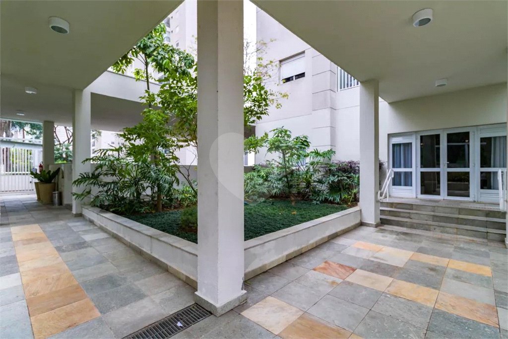 Apartamento à venda com 3 quartos, sendo 1 suíte, em Vila Andrade, São Paulo, SP