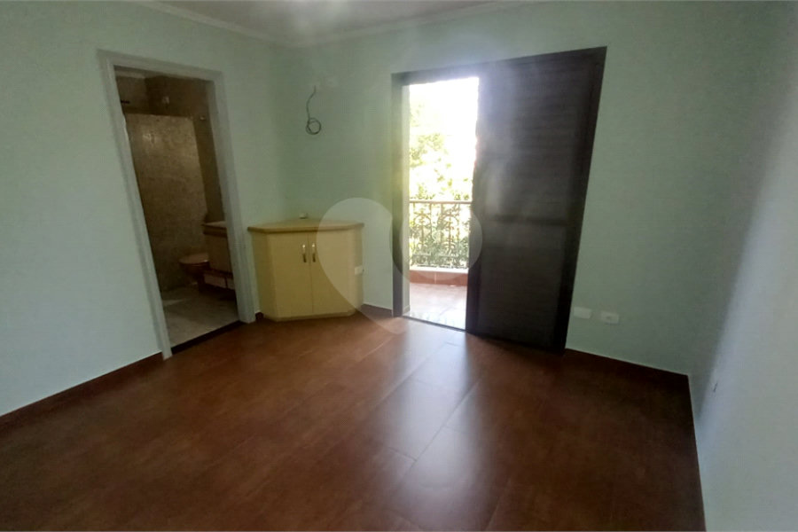 Sobrado à venda com 4 quartos, sendo 2 suítes, em Tremembé, São Paulo, SP