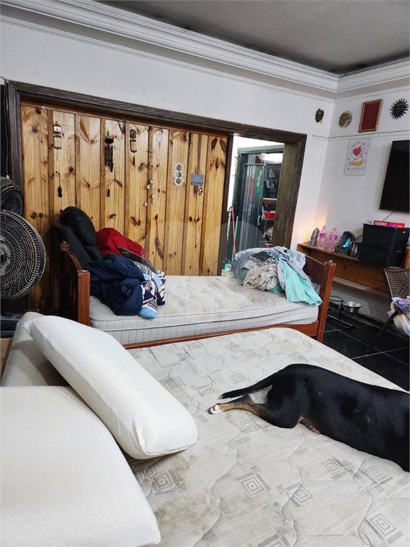 Sobrado à venda ou para alugar com 3 quartos, sendo 13 suítes, em Jardim São Paulo(zona Norte), São Paulo, SP