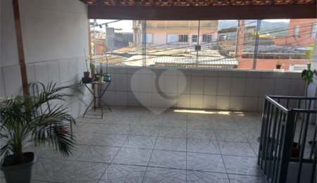 Sobrado à venda com 4 quartos, sendo 1 suíte,  em Jardim Peri, São Paulo, SP