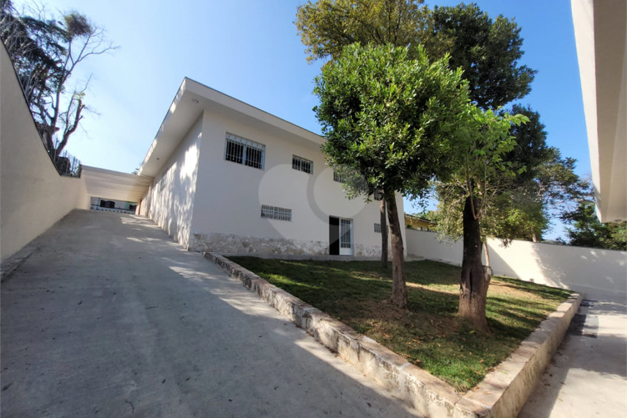 Casa Térrea à venda ou para alugar com 4 quartos, sendo 3 suítes,  em Horto Florestal, São Paulo, SP