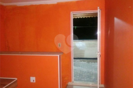 Apartamento à venda com 2 quartos em Jardim Itamarati, Poá, SP
