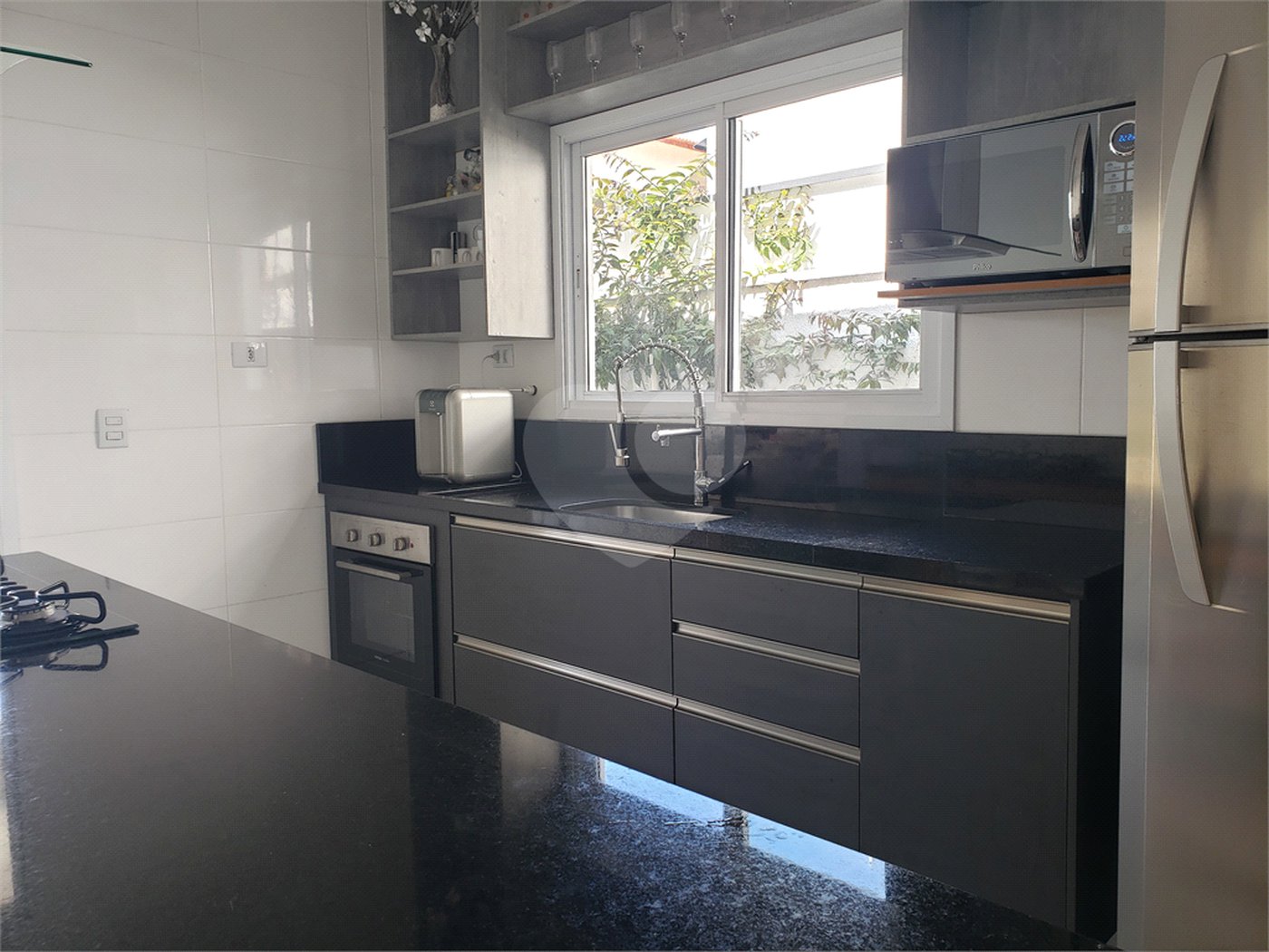 Casa à venda com 3 suítes no condomínio Residencial Veredas, Mogi das Cruzes - SP
