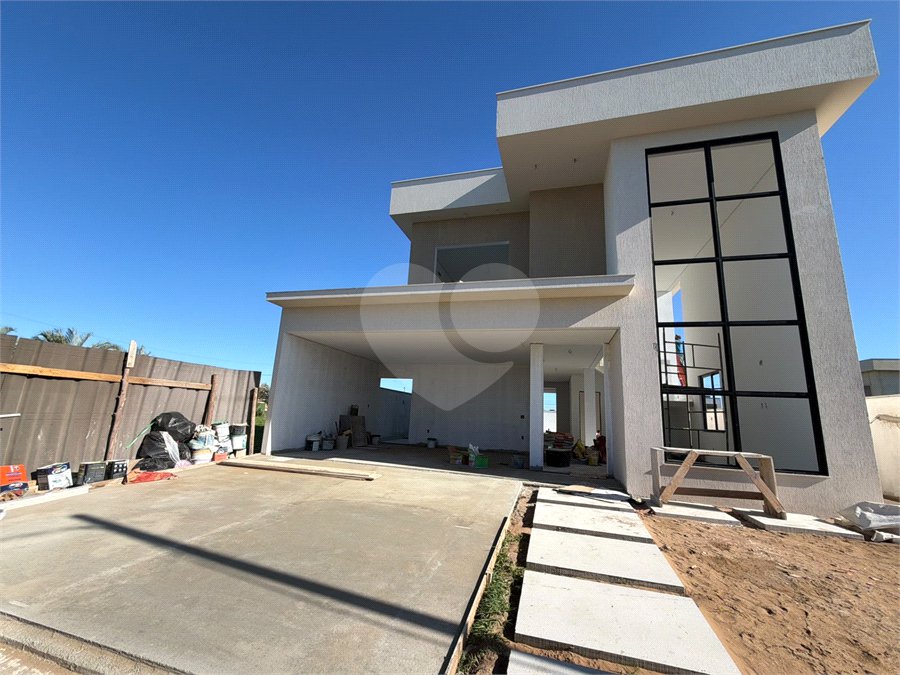 Casa em condomínio à venda com 4 quartos, sendo 3 suítes, em Ogiva, Cabo Frio, RJ